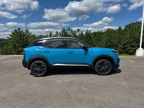 New 2026 Nissan Kicks SR FWD image 3