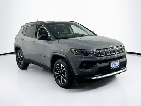 Used 2022 Jeep Compass Limited image 3