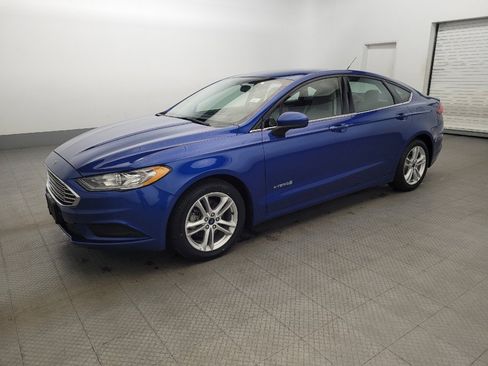 Used 2018 Ford Fusion S image 2