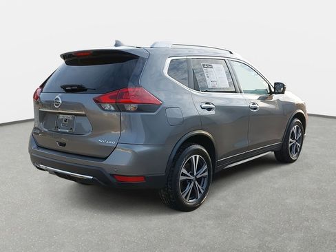 Used 2019 Nissan Rogue SV w/ Premium Package image 5