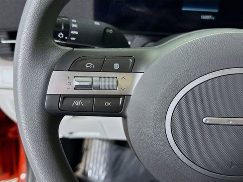 Certified 2025 Hyundai Kona SE image 21