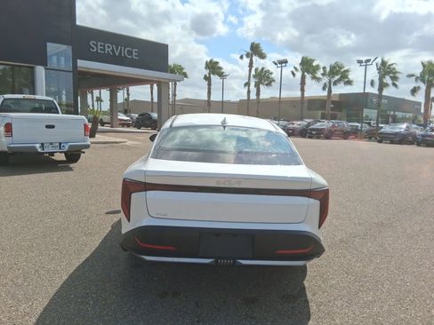 New 2026 Kia K4 FWD image 5