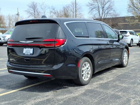 Used 2023 Chrysler Pacifica Touring-L FWD image 29