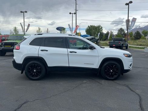 Used 2019 Jeep Cherokee Latitude w/ Popular Appearance Group AWD/4WD image 5
