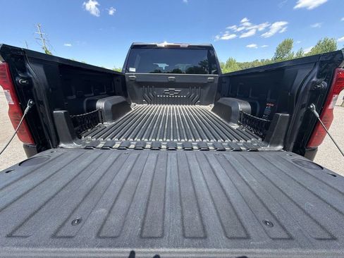Used 2023 Chevrolet Silverado 1500 LT AWD/4WD image 24