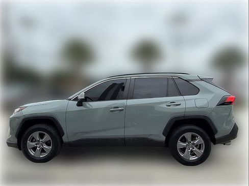 Used 2022 Toyota RAV4 XLE FWD image 3