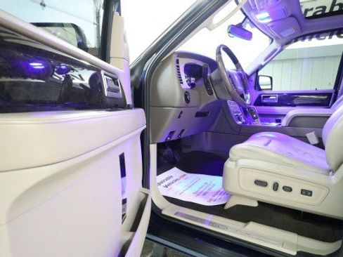 Used 2016 Lincoln Navigator L Select image 9