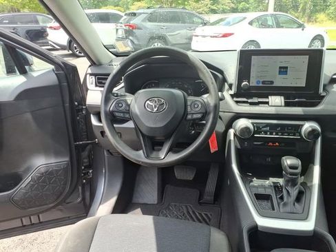 Used 2023 Toyota RAV4 LE FWD image 12