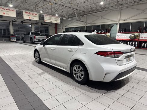Used 2021 Toyota Corolla LE image 7