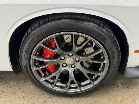 Used 2016 Dodge Challenger SRT w/ Technology Group RWD image 20