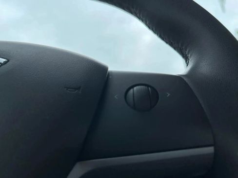 Used 2023 Tesla Model Y Long Range AWD/4WD image 20