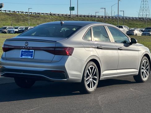 New 2026 Volkswagen Jetta SE image 3