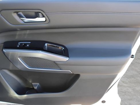 Used 2022 Nissan Pathfinder SL w/ SL Black Package image 27