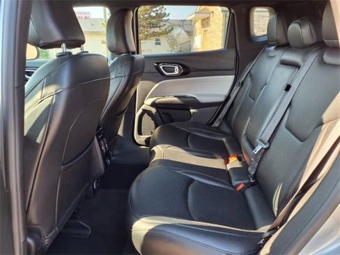 Certified 2024 Jeep Compass Limited image 15