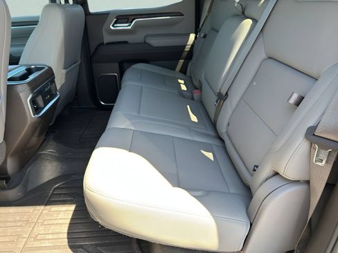 Used 2022 GMC Sierra 1500 SLT w/ SLT Premium Plus Package AWD/4WD image 21