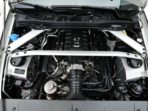 Used 2015 Aston Martin V8 Vantage S image 44