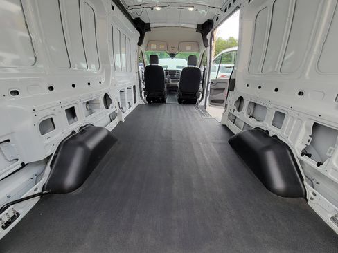 Used 2025 Ford Transit 250 148 Medium Roof RWD image 38