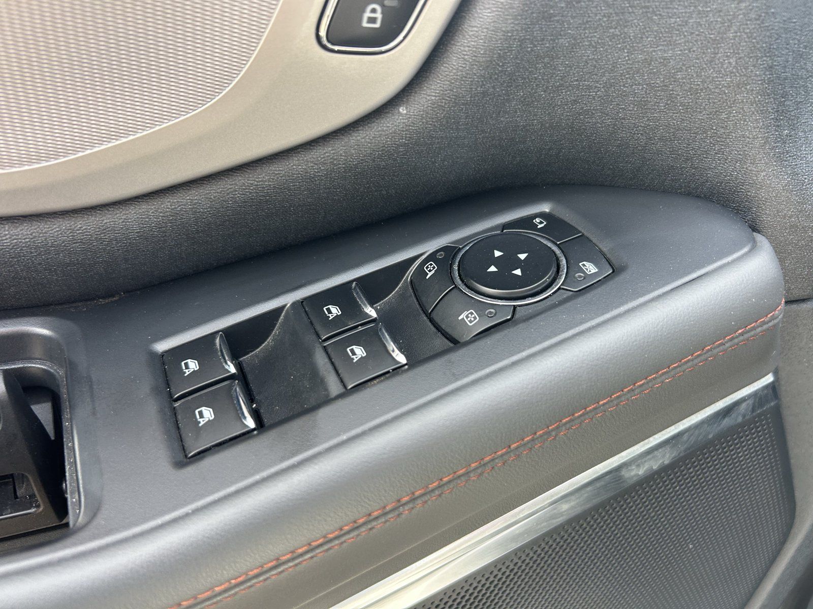 Used 2025 Ford Expedition Max Active AWD/4WD image 17