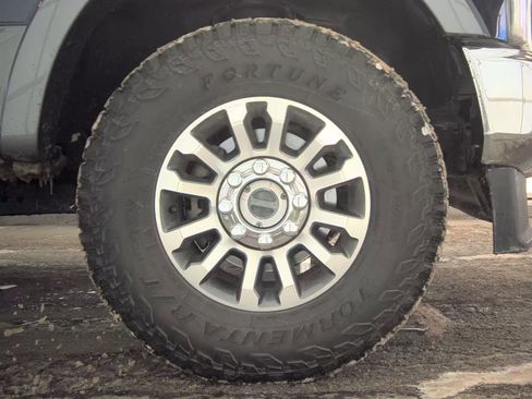 Used 2022 Ford F250 Lariat w/ FX4 Off-Road Package image 10