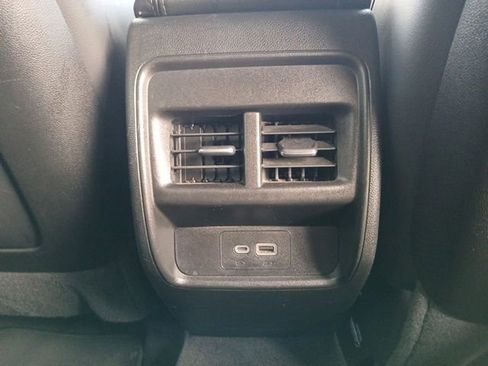 Used 2023 Cadillac XT4 Premium Luxury image 15