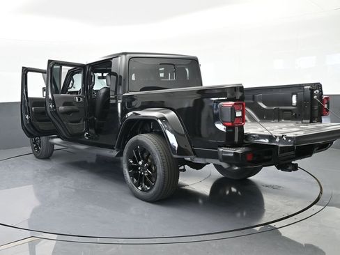 Used 2022 Jeep Gladiator Overland image 72