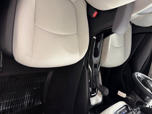 Used 2020 Toyota Corolla LE image 23