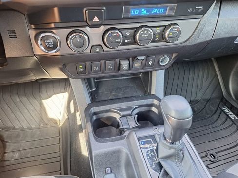 Used 2023 Toyota Tacoma TRD Sport w/ Technology Package AWD/4WD image 14