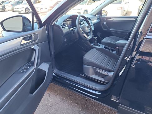 Used 2023 Volkswagen Tiguan S image 14