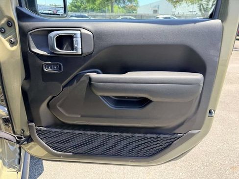 Used 2026 Jeep Gladiator Mojave AWD/4WD image 8