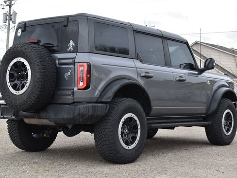 Used 2023 Ford Bronco Outer Banks w/ Sasquatch Package image 5