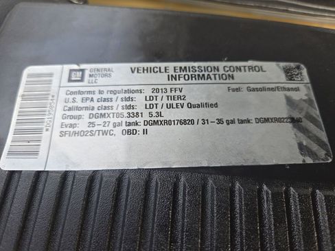 Used 2013 Chevrolet Avalanche LTZ image 32