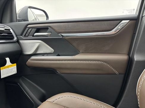 New 2026 GMC Acadia Denali Ultimate w/ LPO, Floor Liner Package AWD/4WD image 48