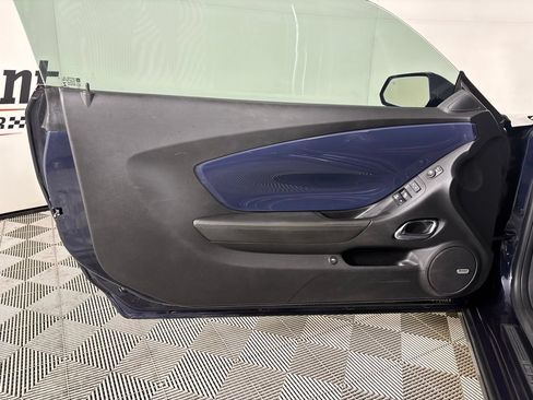 Used 2015 Chevrolet Camaro SS RWD image 7