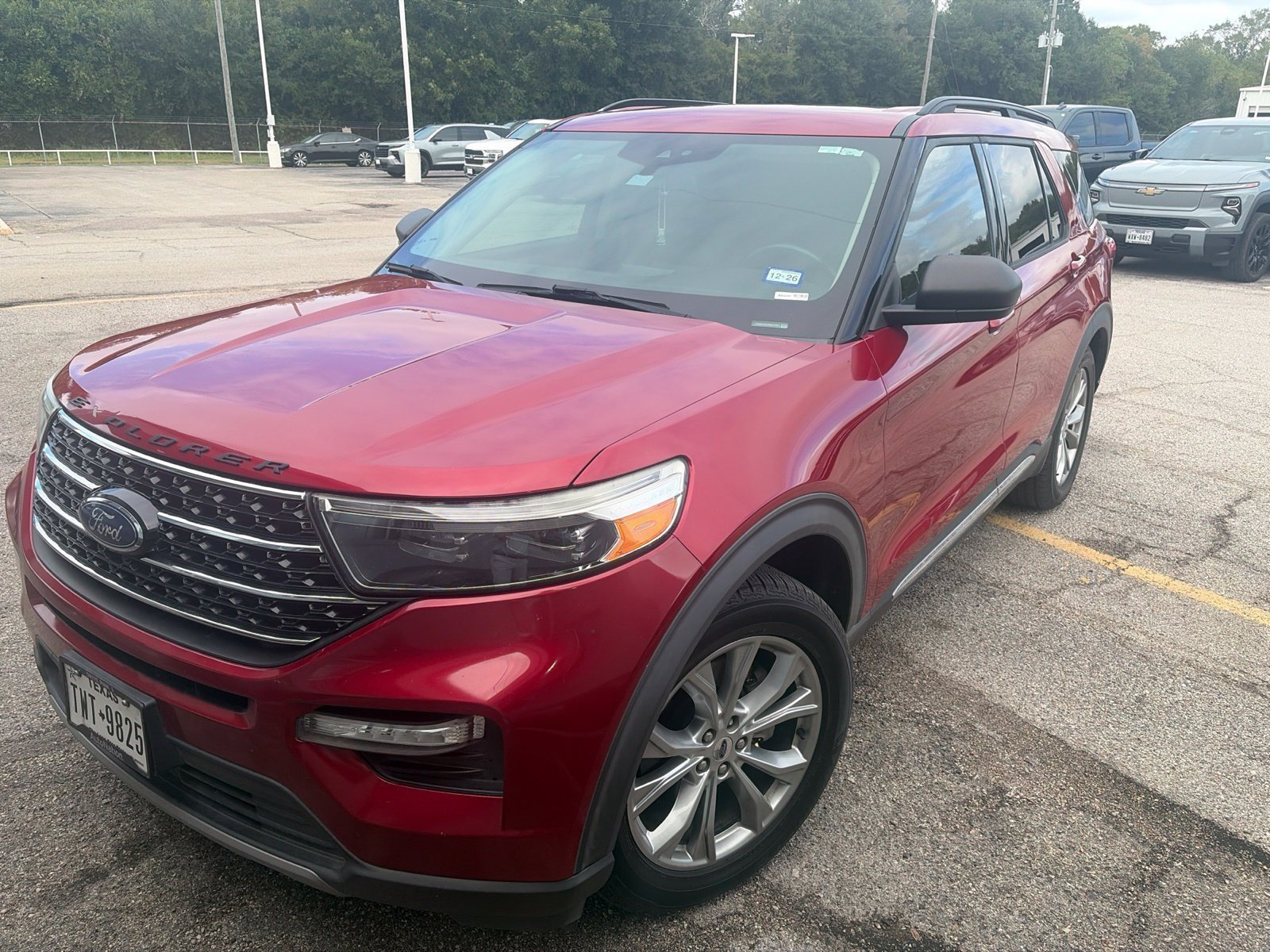 Used 2021 Ford Explorer XLT w/ Equipment Group 202A RWD image 1