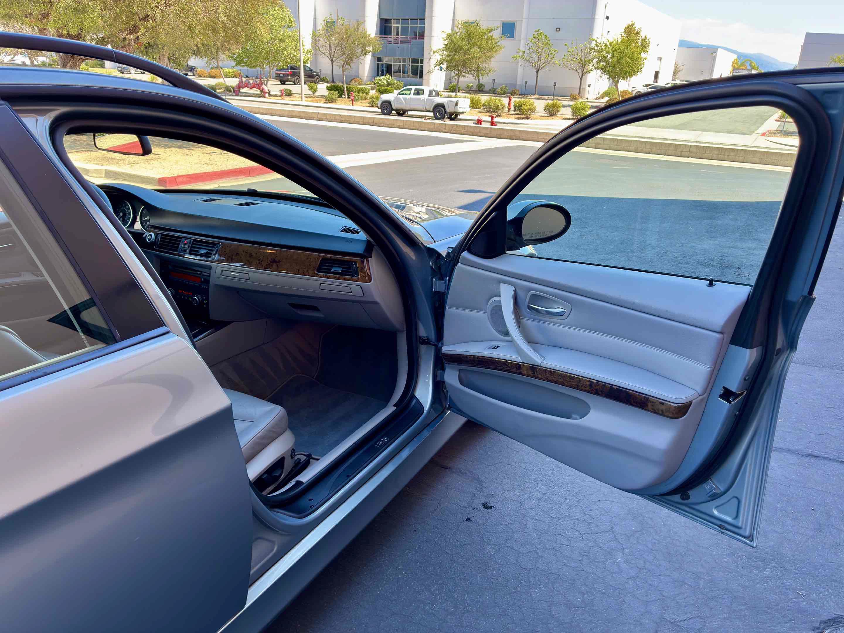 Used 2007 BMW 328i Wagon RWD image 35