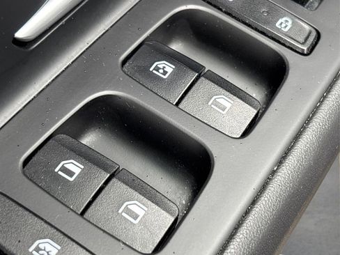 Used 2023 Hyundai Elantra SEL w/ Convenience Package image 32