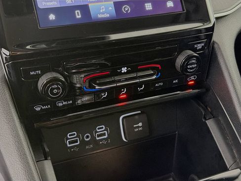 Used 2024 Jeep Grand Cherokee Laredo RWD image 18