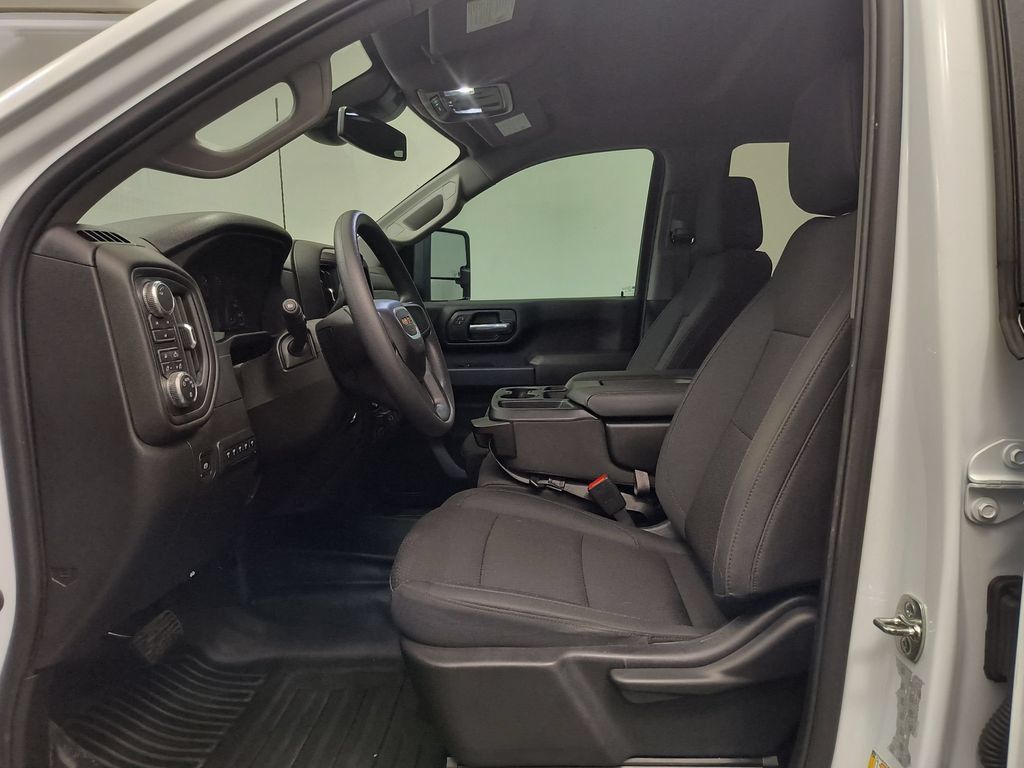 Used 2026 GMC Sierra 2500 Pro w/ Convenience Package AWD/4WD image 5