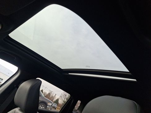 New 2025 Jeep Compass Limited w/ Sun & Sound Group image 11