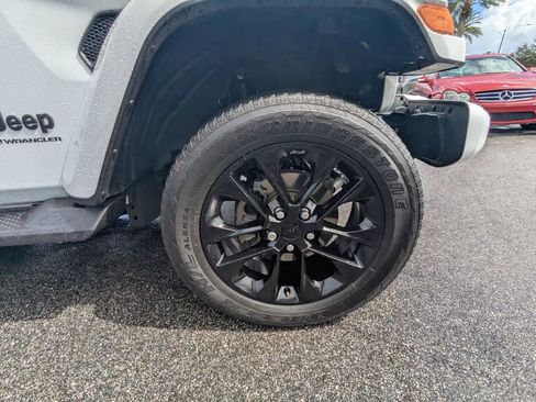 Used 2023 Jeep Wrangler Altitude image 21