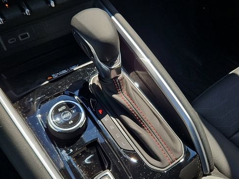 Used 2025 Chevrolet Colorado Z71 w/ Z71 Convenience Package 2 image 14