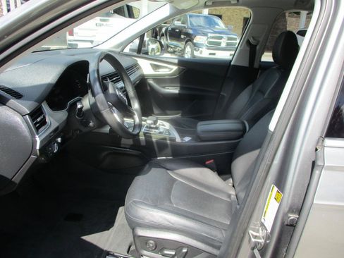 Used 2018 Audi Q7 3.0T Prestige AWD/4WD image 14
