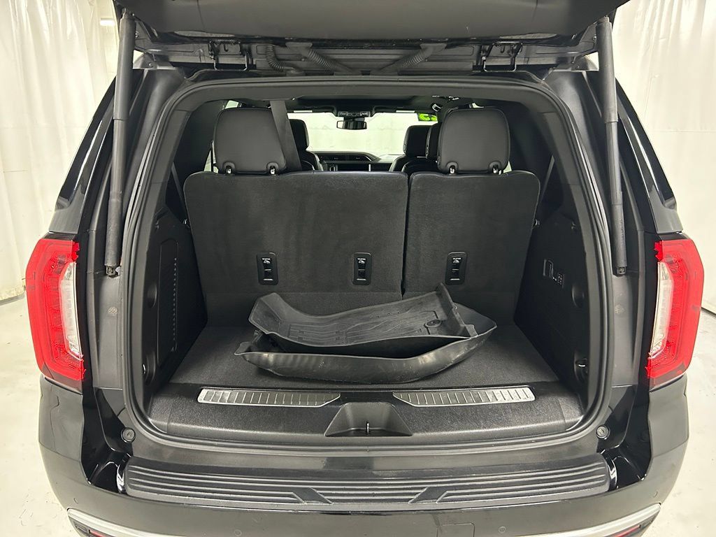 Used 2023 GMC Yukon Denali w/ LPO, Floor Liner Package AWD/4WD image 10
