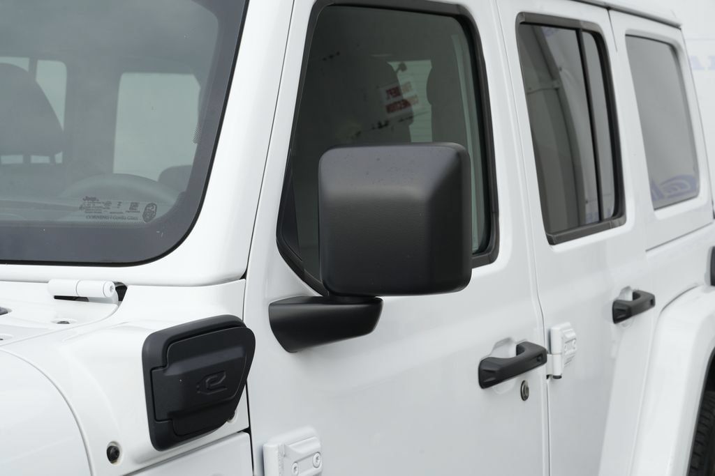 Used 2024 Jeep Wrangler Unlimited Sahara w/ Technology Group AWD/4WD image 10