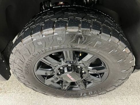 Used 2024 GMC Sierra 3500 AT4 w/ AT4 Premium Plus Package AWD/4WD image 18