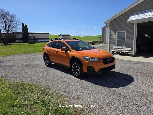 Used 2018 Subaru Crosstrek 2.0i Premium w/ Eyesight System image 2