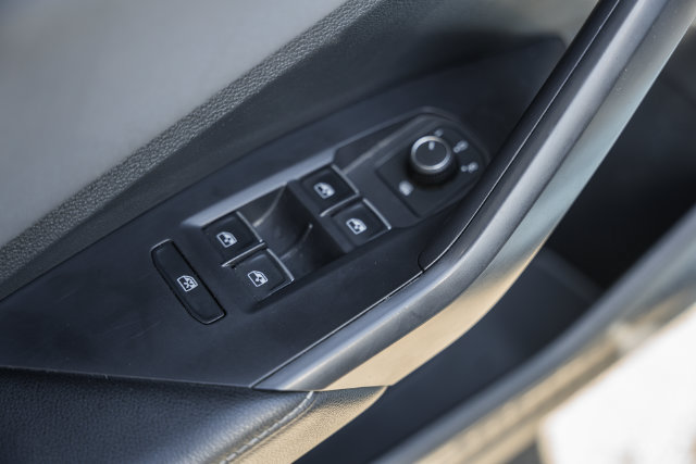 Used 2025 Volkswagen Jetta SE FWD image 41
