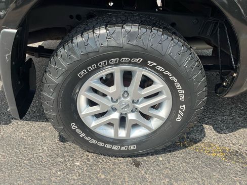 Used 2014 Nissan Frontier SV AWD/4WD image 13