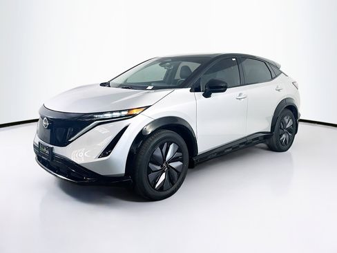 Used 2023 Nissan Ariya AWD image 3