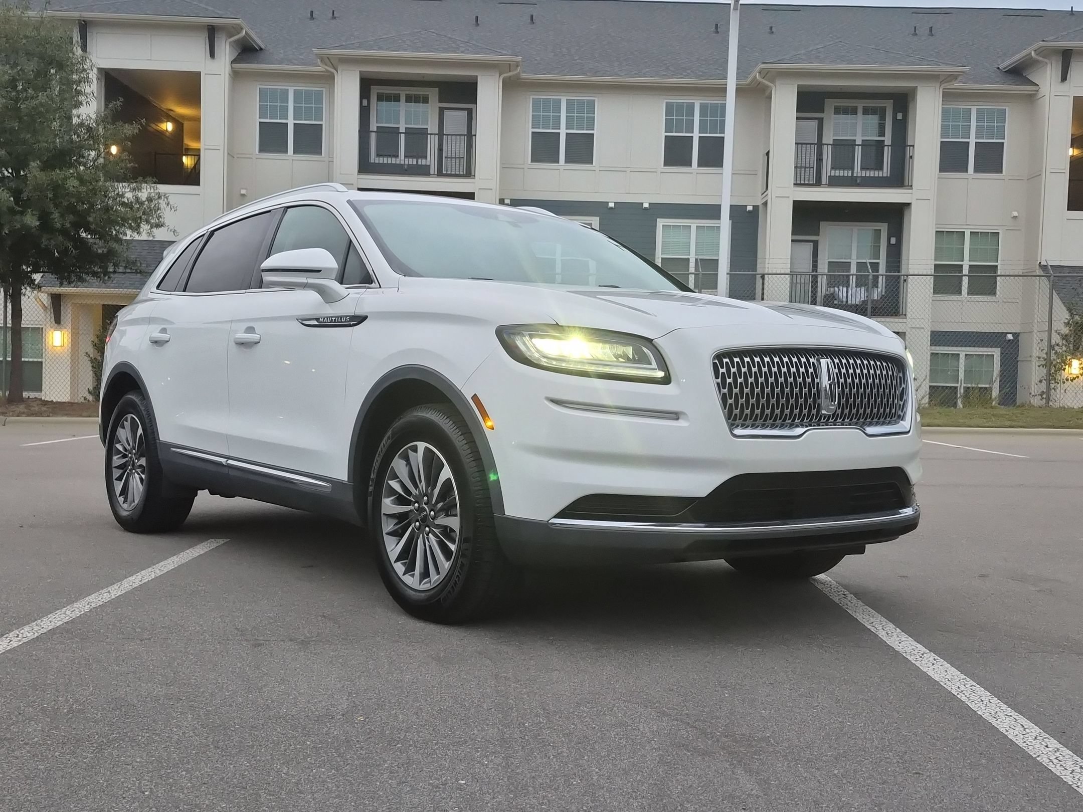 Used 2021 Lincoln Nautilus AWD w/ Equipment Group 101A image 1